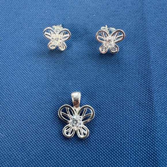 New 925 Italy Sterling Silver Elegant Silver Butterfly Jewelry Set - Picture 3 of 11